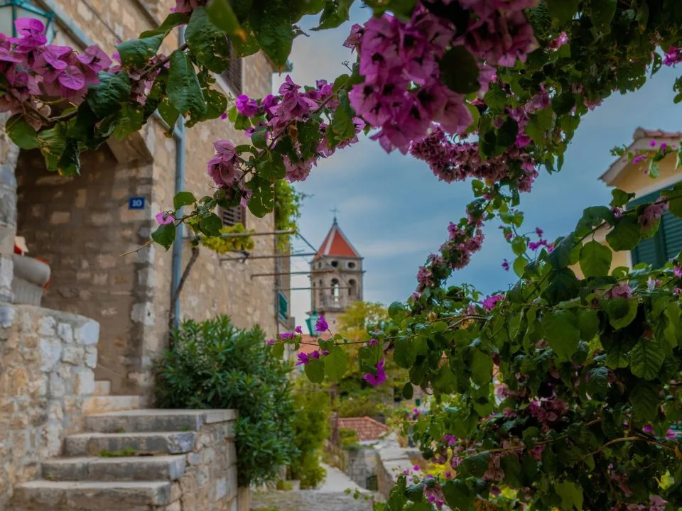 Omiš, Hrvatska (Izvor: Unsplash)