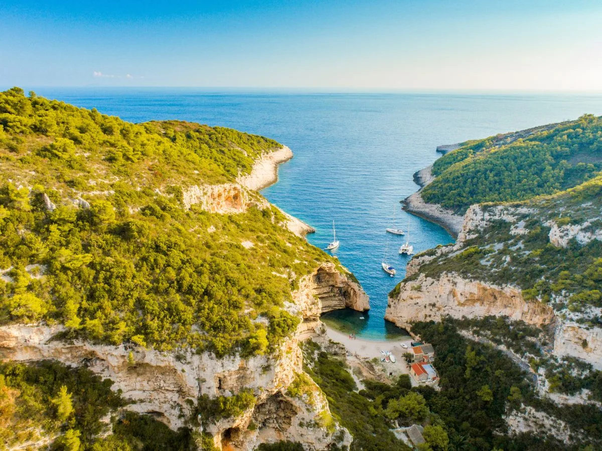 Plaža Stiniva, Vis