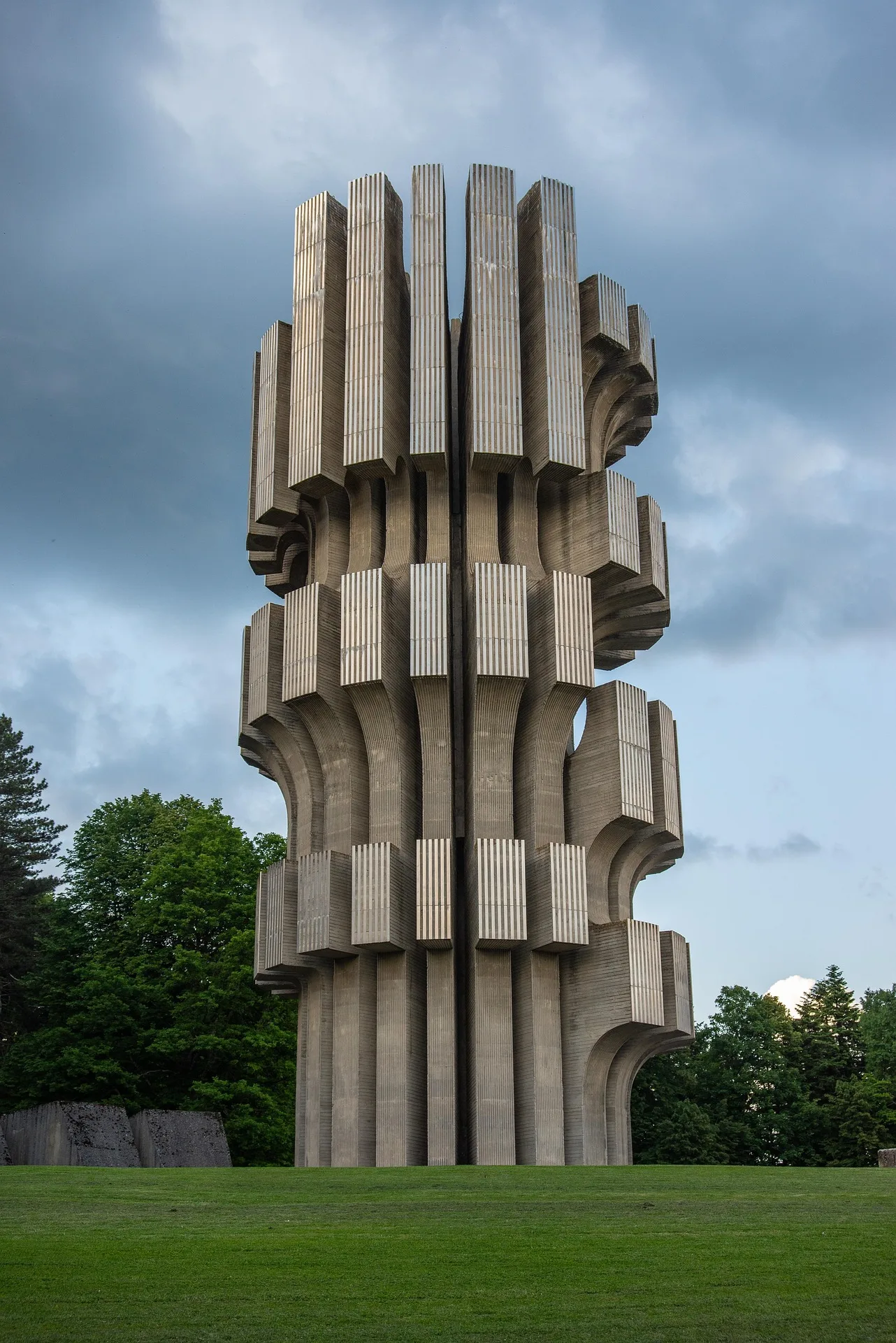 Pomnik Rewolucji na Kozarze, na jednym ze szczytów zwanym Mrakovica, gmina Prijedor.