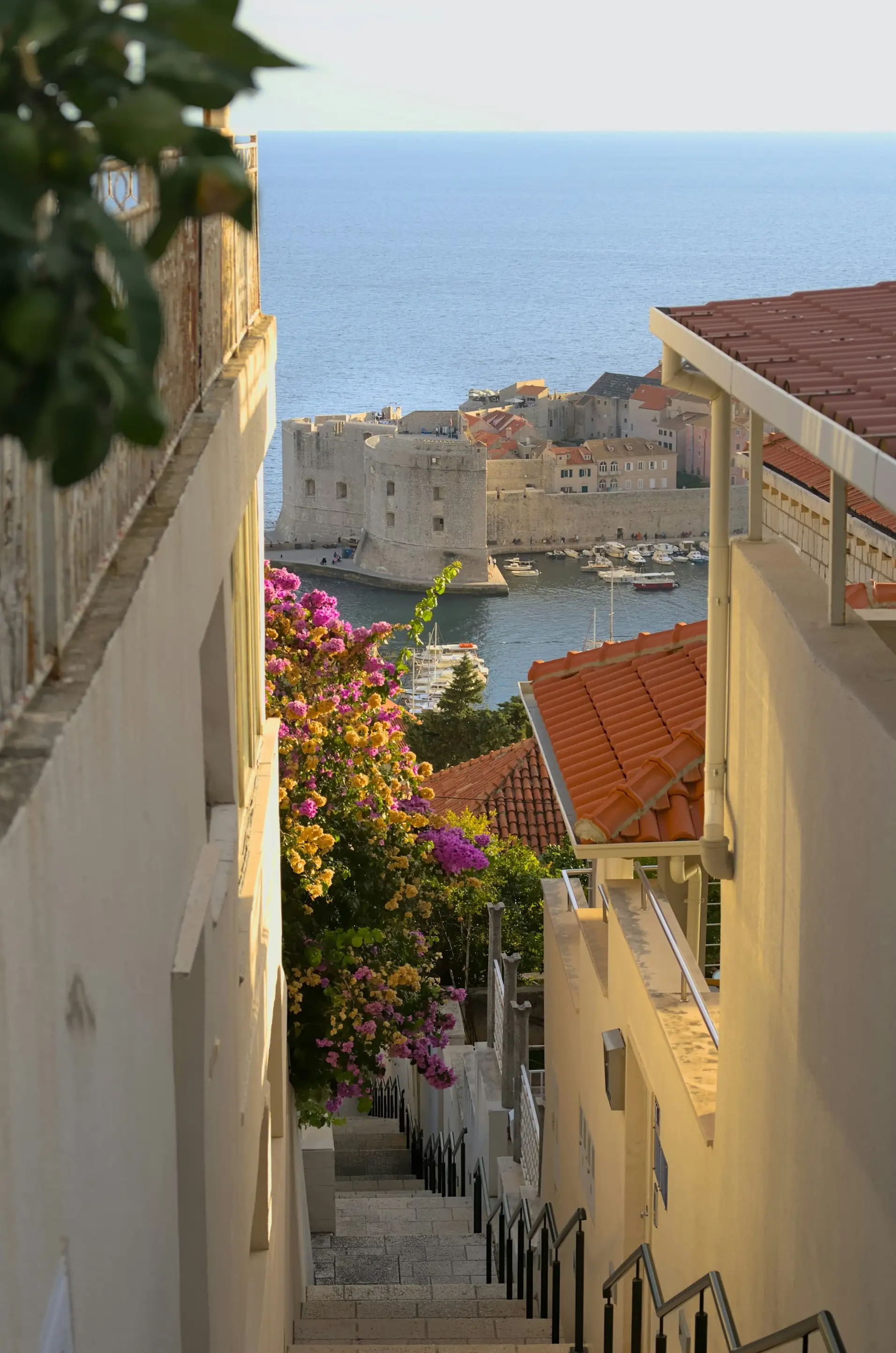 Dubrovnik pogled na stari grad za plažu članak (1)