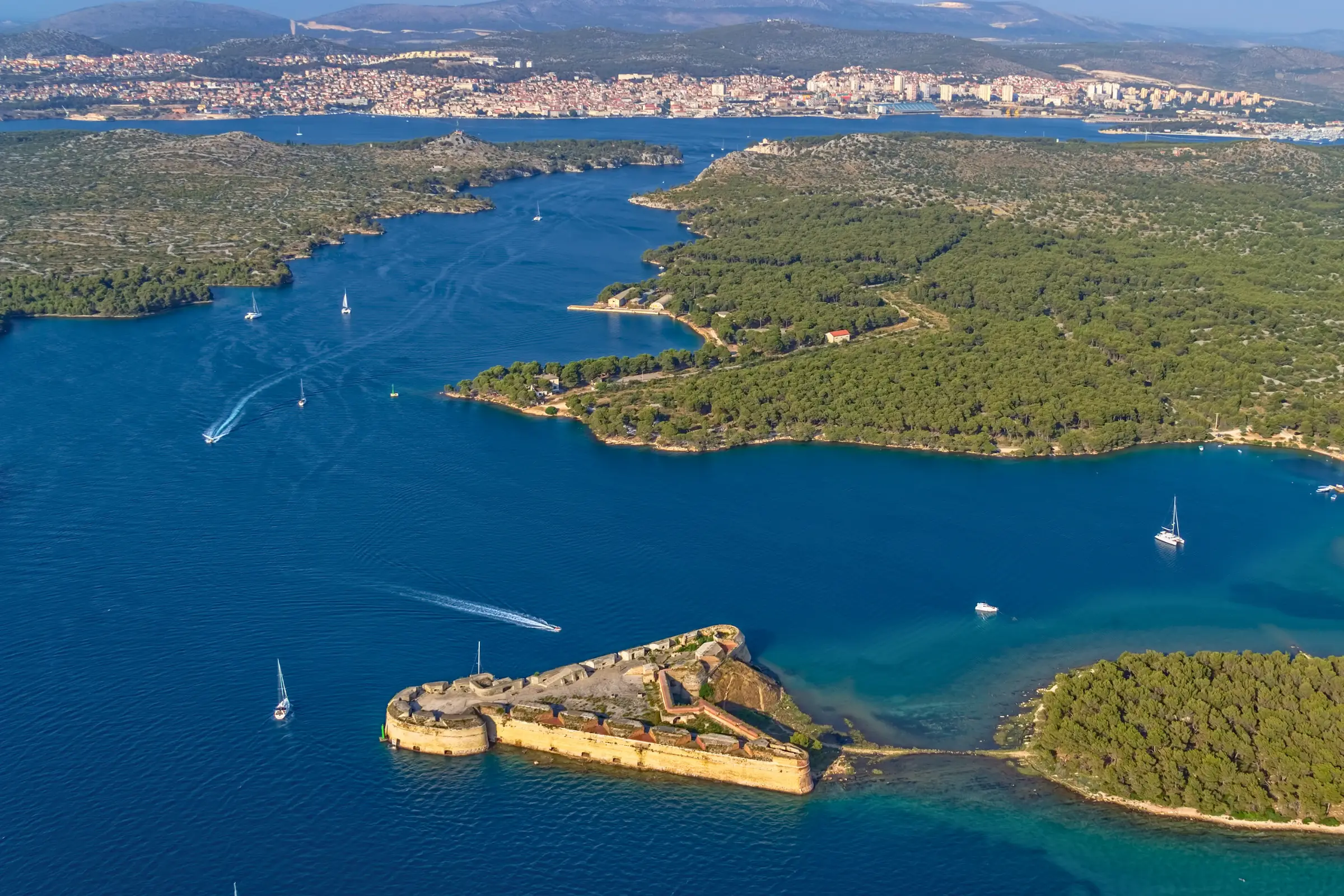 Trdnjava sv. Nikolaja na vhodu v kanal