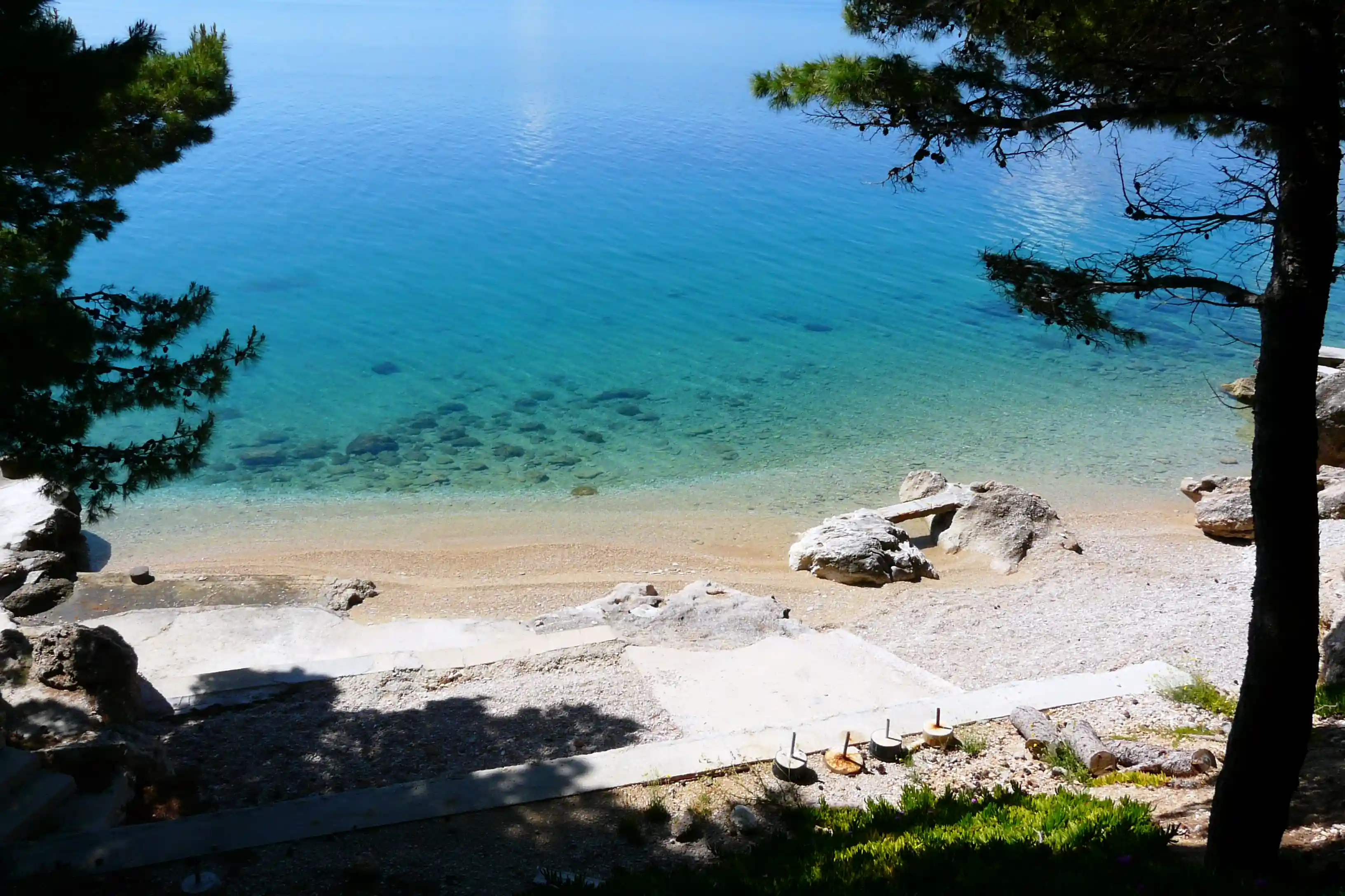 Plaža Juto Mimice Plaža Juto Mimice šljunčana obala i bistro more