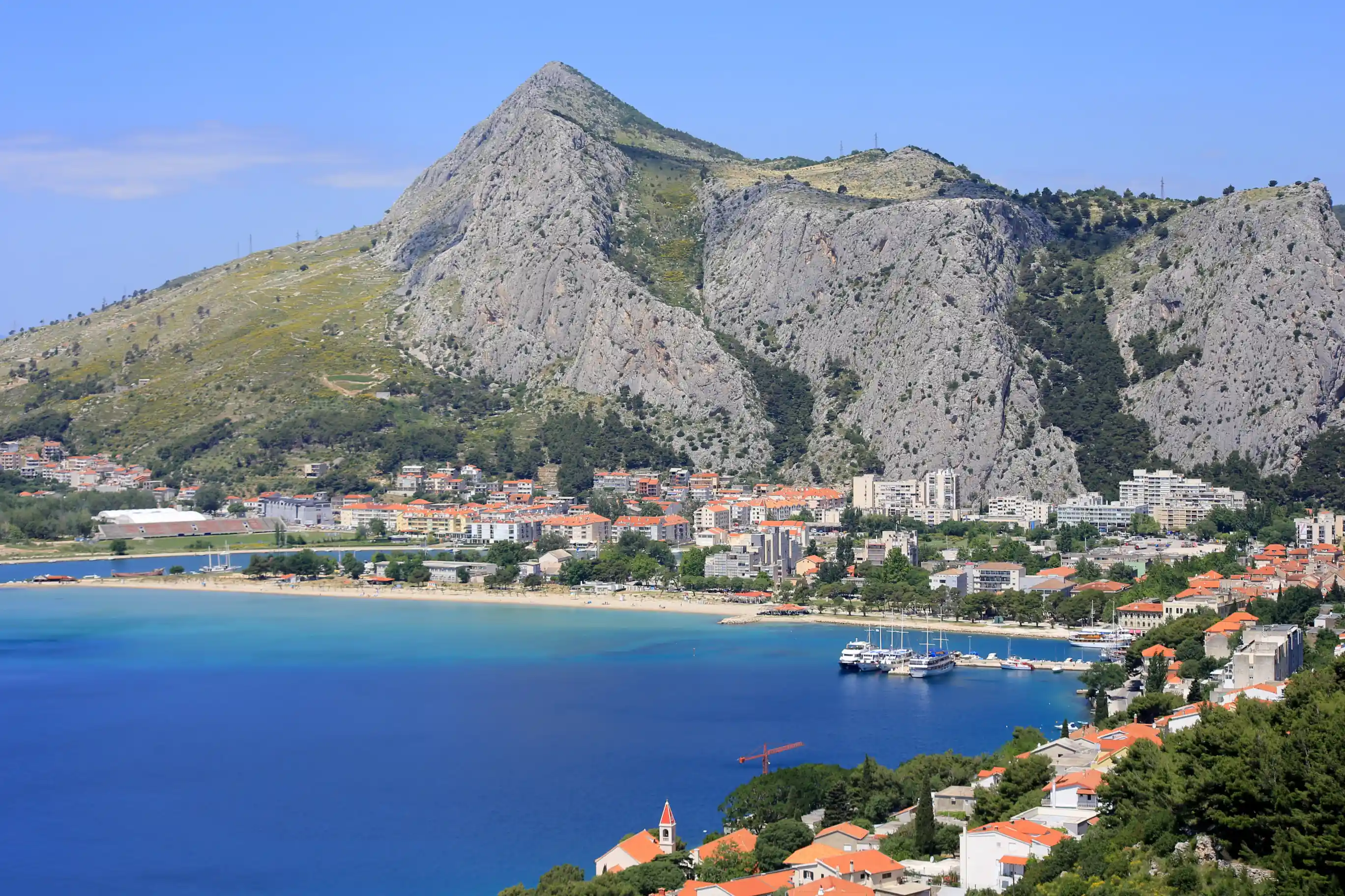 Izleti iz Splita – Omiš, ušće Cetine i kanjon za aktivan jednodnevni izlet.
