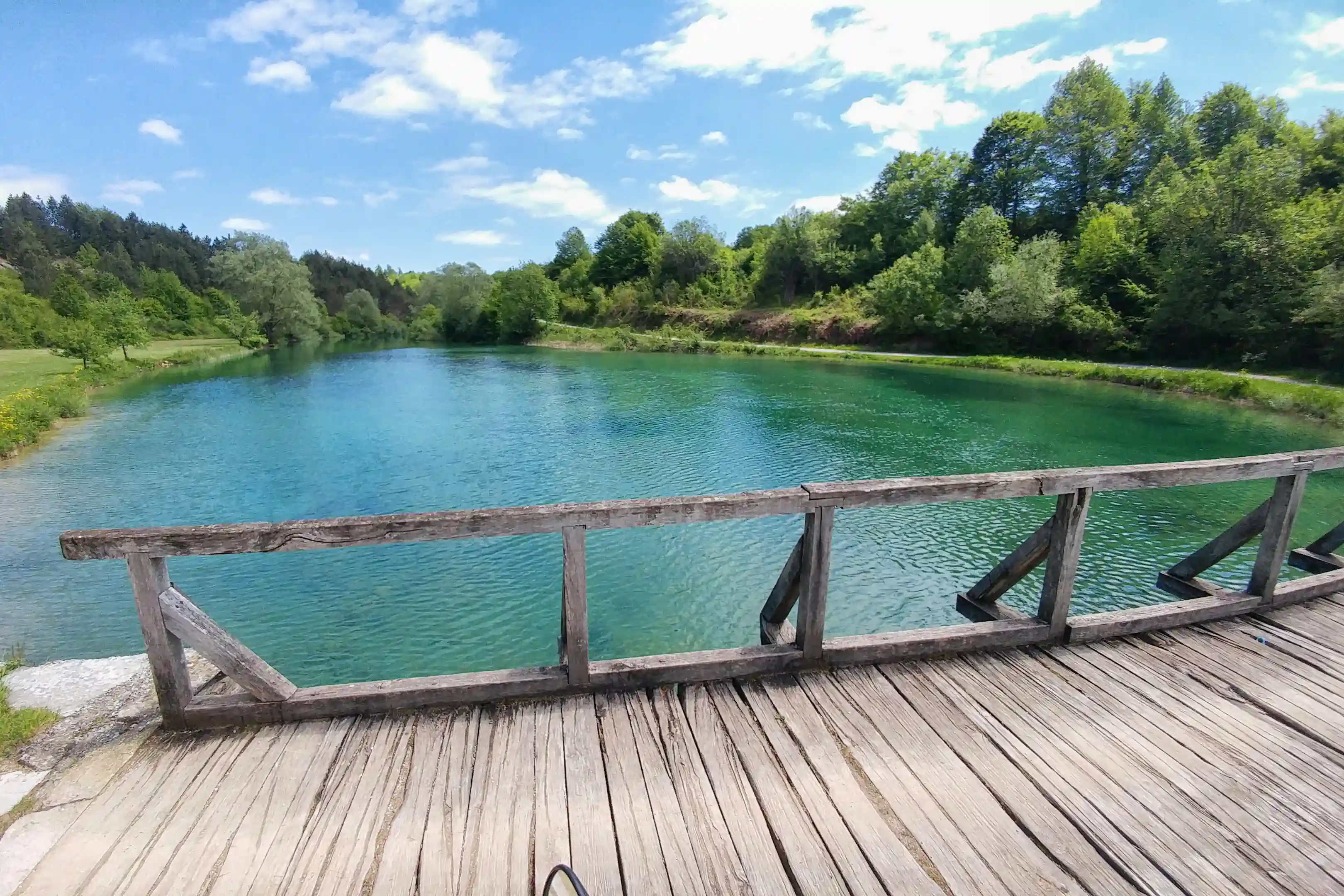 Izleti na Plitvička jezera iz Splita – drvene staze, jezera i slapovi za cjelodnevni izlet.