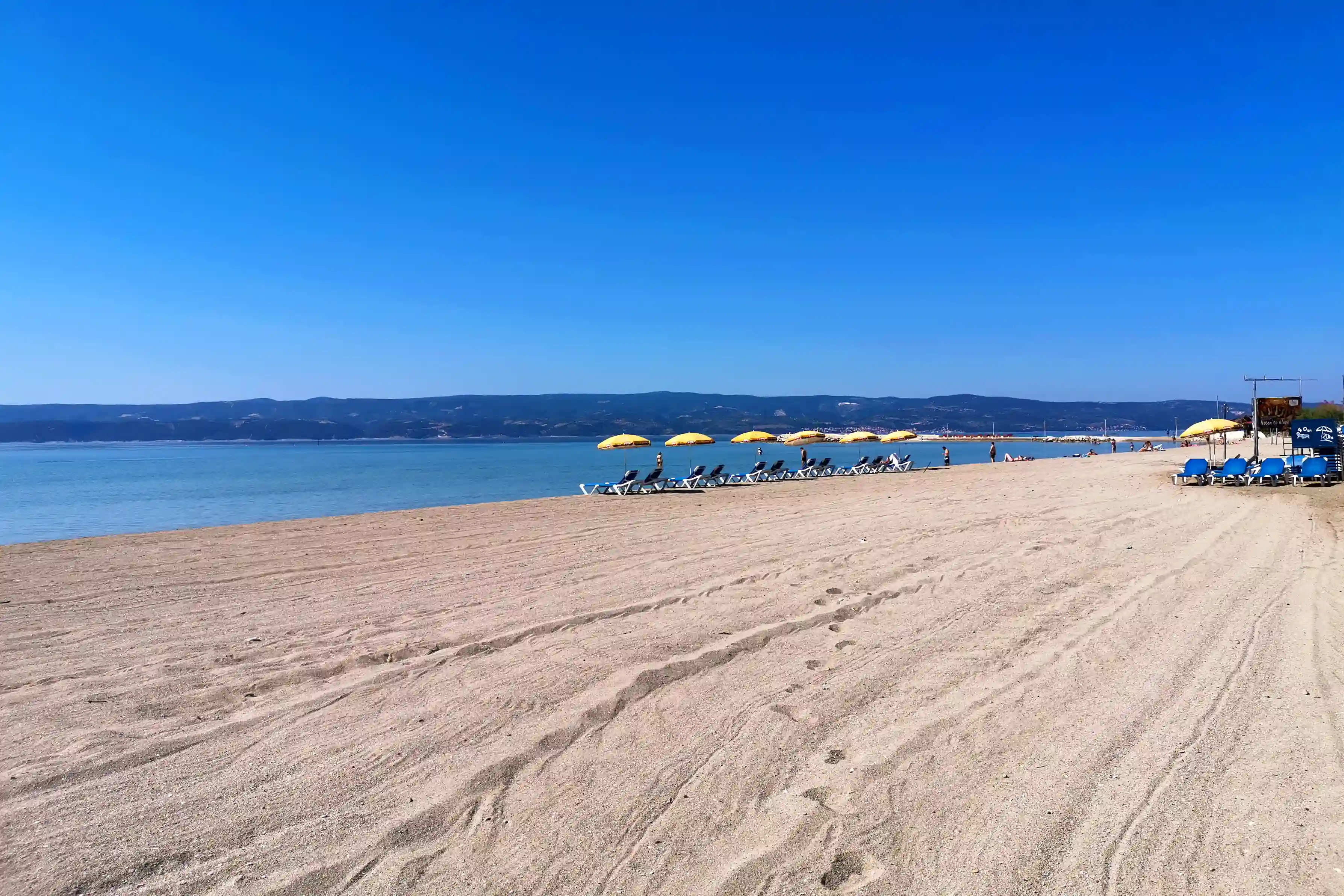 Plaža Punta Omiš Plaža Punta Velika plaža Omiš uz ušće Cetine
