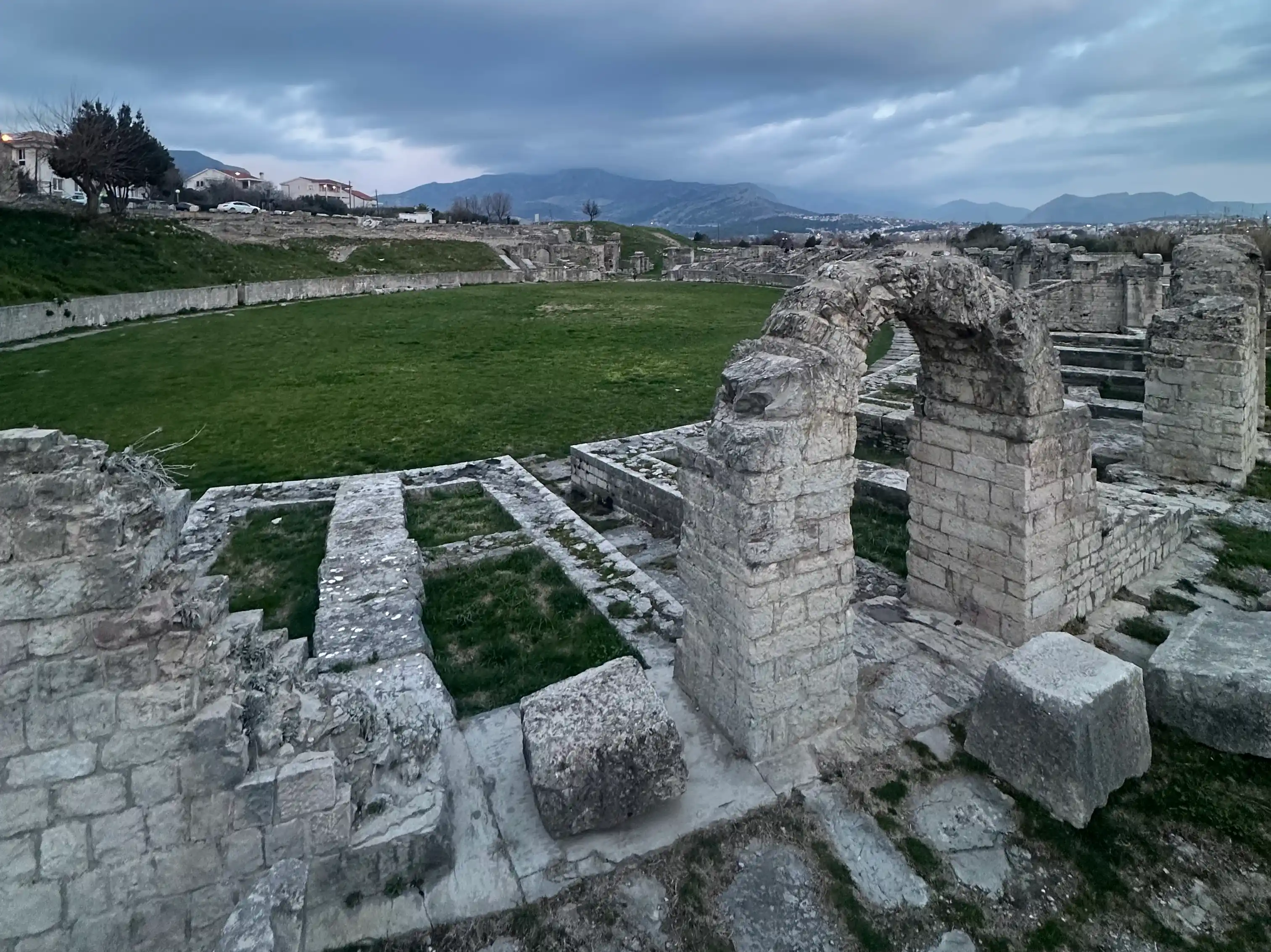 Izleti iz Splita – arheološki ostaci Salone u Solinu.