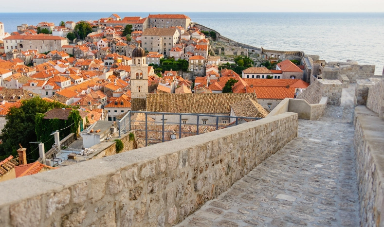 Stara gradska jezgra Dubrovnika korištena kao Canto Bight u Star Warsu.
