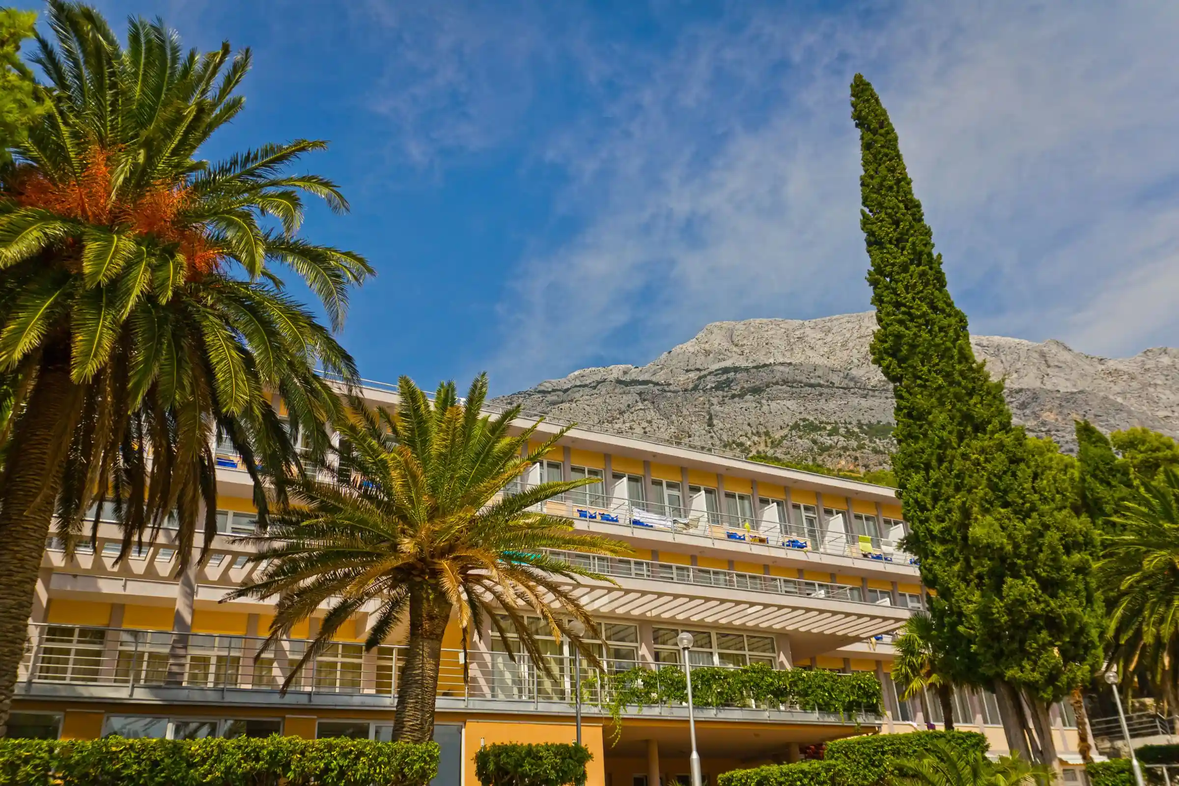 Hoteli u Bolu s pogledom na more i Zlatni rat - smještaj na adriatic.hr